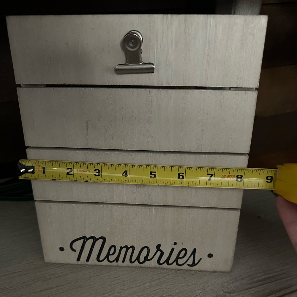 Wood Picture Frame with clip to hold photo - Picture 3 of 4